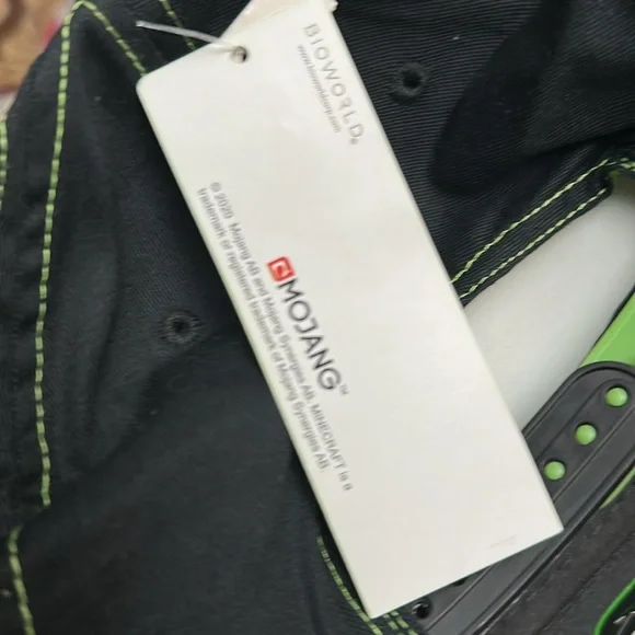 BNWT- Minecraft Creeper - Black and Green Cap/ Youth - 05FM - Picture 6 of 7